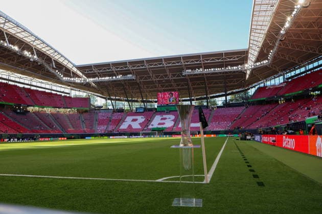 Leipzig 27.05.2026. Football UEFA Conference League Final season 2025 2026 match between Crystal Palace and Rayo Vallecano in Leipzig, Germany --- UEFA Conference League Final sezon 2025 2026 mecz Crystal Palace - Rayo Vallecano Persons Shown : puchar, trophy Fot. Mikolaj Barbanell Arena Akcji NEWSPIX.PL --- newspix.pl 