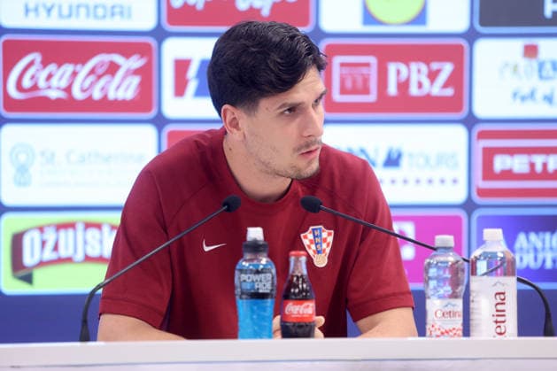 press conference, PK, Pressekonferenz of Igor Matanovic and Martin Erlic Igor Matanovic speaks during a Croatia national football team press conference at the Rujevica Stadium in Rijeka, Croatia, on May 27, 2026, ahead of friendly matches against Belgium and Slovenia as part of the team s pre-World Cup training.  NelxPavletic PIXSELL