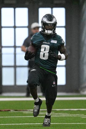 Philadelphia, PA - MAY 27: Philadelphia Eagles running back Tank Bigsby 8 is shown during the Philadelphia Eagles OTA workout on May 27th, 2026 at the NovaCare Complex in Philadelphia, PA. (Photo by Terence Lewis Icon Sportswire) NFL, American Football Herren, USA MAY 27 Philadelphia Eagles OTA EDITORIAL USE ONLY Icon260527016