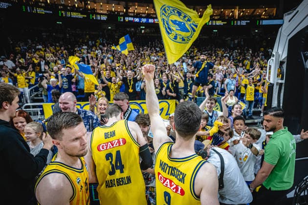 Basketball Berlin 27 05 2026 Season 2025 2026 EasyCredit BBL 1 Bundesliga Men, Men Playoffs Quarterfinals Game 5 Alba Berlin RASTA Vechta Cheers Alba Jonas Mattisseck Alba Berlin, No 09