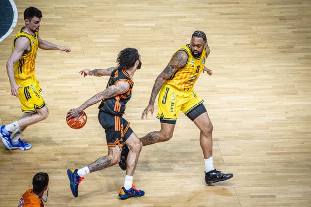 Basketball Berlin 27 05 2026 Season 2025 2026 EasyCredit BBL 1 Bundesliga Men, Men Playoffs Quarterfinals Game 5 Alba Berlin RASTA Vechta Tevin Brown Vechta, No 10 J wan Roberts Alba Berlin, No 13 Jonas Mattisseck Alba Berlin, No 09