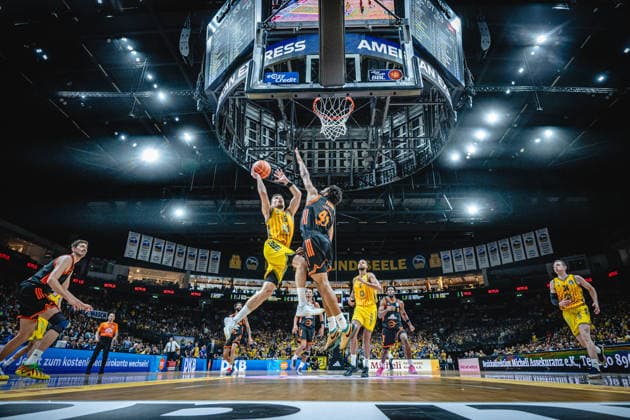 Basketball Berlin 27 05 2026 Season 2025 2026 EasyCredit BBL 1 Bundesliga Men, Men Playoffs Quarterfinals Game 5 Alba Berlin RASTA Vechta Martin Hermannsson Alba Berlin, No 15 Lloyd Pandi Vechta, No 41