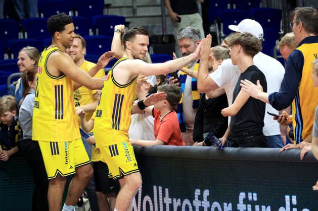 DEU, easyCredit BBL, ALBA vs Rasta Vechta, 27 05 2026, Uber Arena, Berlin, DEU, easyCredit BBL, ALBA vs Rasta Vechta, in the picture Martin Hermannsson ALBA Berlin 15 , Michael Rataj ALBA Berlin 21 , ALBA Fans, Fanblock, nordphotoxGmbHx xEngler nph00076
