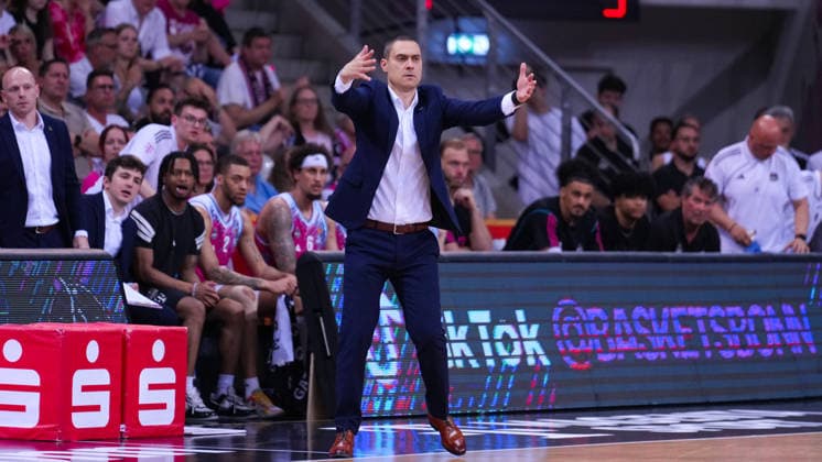27 05 2026, xydrx, Basketball, easyCredit Basketball Bundesliga, Playoffs, Quarterfinals Game 5, Telekom Baskets Bonn Fitness First Würzburg Baskets, Telekom Dome Bonn Marko Stankovic Head Coach Telekom Baskets Bonn gesticulating Copyright: HMBxMedia YannisxDreimann