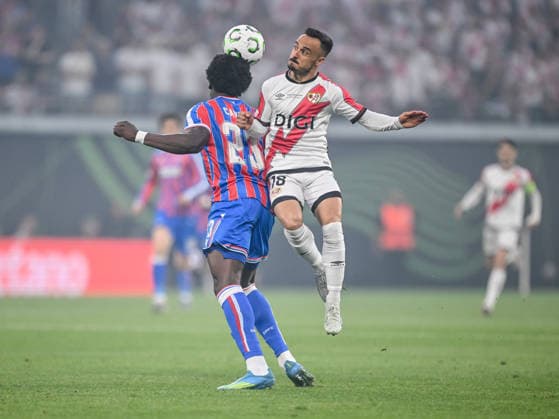 Jaydee Canvot Crystal Palace and Alvaro Garcia Rayo Vallecano battle for the ball during the UEFA Conference League Final 2026 match between Crystal Palace FC and Rayo Vallecano de Madrid at Football Arena Leipzig on May 27, 2026 in Leipzig, Germany Photo by Harry Langer DeFodi Images