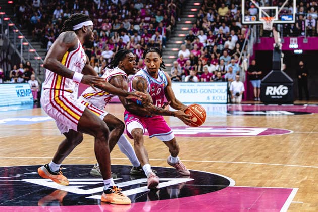 easyCredit Basketball Bundesliga, 5 Playoff Quarterfinals Telekom Baskets Bonn vs Fitness First Baskets Würzburg, 27 05 2026 Jalen Finch Telekom Baskets Bonn 0 vs Marcus Carr Würzburg 5 and Charles Thompson Würzburg 32 easyCredit Basketball Bundesliga, 5 Playoff Quarterfinals Telekom Baskets Bonn vs Fitness First Baskets Würzburg, 27 05 2026, Telekom Dome Bonn Copyright: xBEAUTIFULxSPORTS Derixx