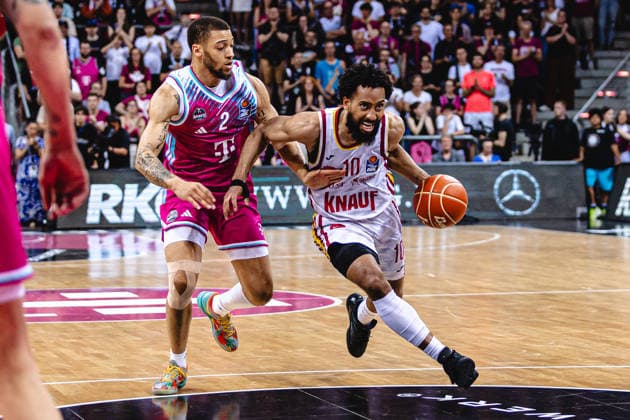 easyCredit Basketball Bundesliga, 5 Playoff Quarterfinals Telekom Baskets Bonn vs Fitness First Baskets Würzburg, 27 05 2026 Davion Mintz Würzburg 10 vs Alijah Comithier Telekom Baskets Bonn 2 easyCredit Basketball Bundesliga, 5 Playoff Quarterfinals Telekom Baskets Bonn vs Fitness First Baskets Würzburg, 27 05 2026, Telekom Dome Bonn Copyright: xBEAUTIFULxSPORTS Derixx