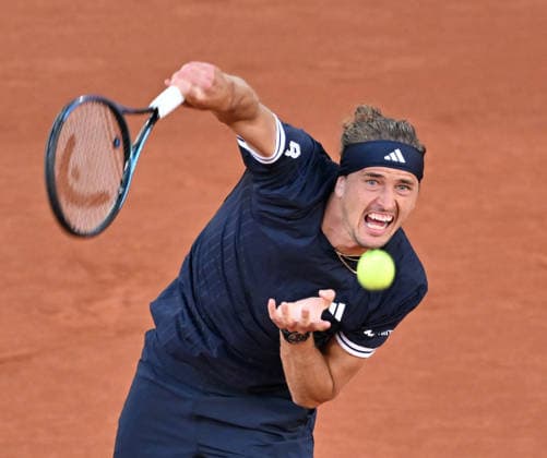 2026 French Open (Roland-Garros) - Day 4 PARIS, FRANCE - MAY 27: Alexander Zverev of Germany in action against Tomas Machac (not seen) of Czech Republic during the Men s Singles second round on Day Four of the 2026 French Open at Roland Garros on May 27, 2026 in Paris, France. Mustafa Yalcin Anadolu Paris France. Editorial use only. Please get in touch for any other usage.  Copyright: x2026xAnadoluxMustafaxYalcinx