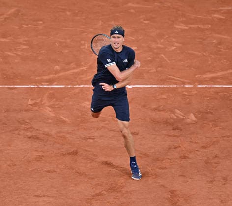 2026 French Open (Roland-Garros) - Day 4 PARIS, FRANCE - MAY 27: Alexander Zverev of Germany in action against Tomas Machac (not seen) of Czech Republic during the Men s Singles second round on Day Four of the 2026 French Open at Roland Garros on May 27, 2026 in Paris, France. Mustafa Yalcin Anadolu Paris France. Editorial use only. Please get in touch for any other usage.  Copyright: x2026xAnadoluxMustafaxYalcinx