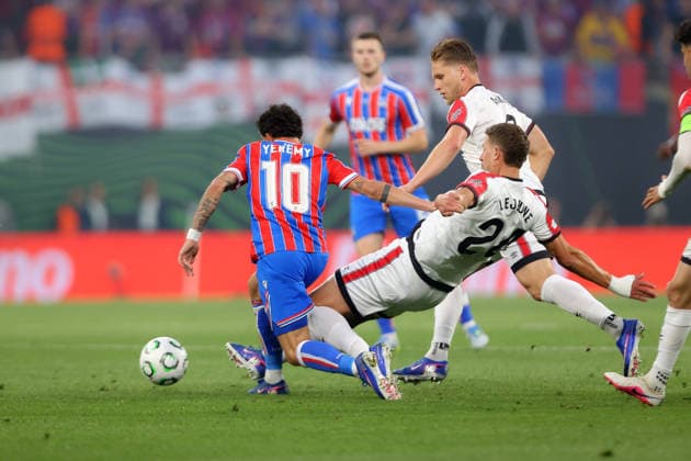 27 05 2026, xtgx, Football UEFA Conference League Final 2026, Crystal Palace Rayo Vallecano v l Yeremy Pino Crystal Palace Florian Lejeune Rayo Vallecano duel, action, action, battle for the ball UEFA REGULATIONS PROHIBIT ANY USE OF PHOTOGRAPHS as IMAGE SEQUENCES and or QUASI VIDEO Red Bull Arena