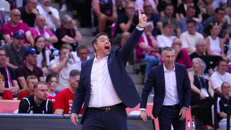 27 05 2026, xydrx, basketball, easyCredit Basketball Bundesliga, playoffs, quarterfinals game 5, Telekom Baskets Bonn Fitness First Wuerzburg Baskets, Telekom Dome Bonn Sasa Filipovski Fitness First Wuerzburg Baskets head coach gesticulating Copyright: HMBxMedia YannisxDreimann
