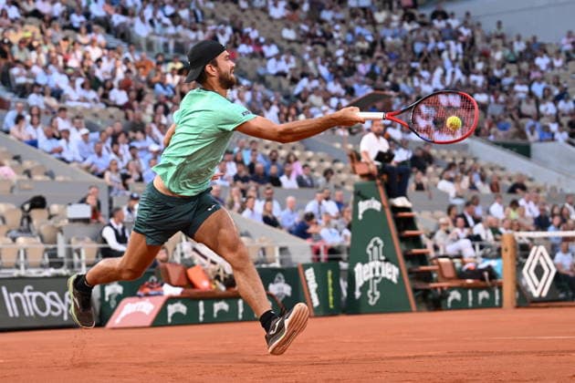 2026 French Open (Roland-Garros) - Day 4 PARIS, FRANCE - MAY 27: Alexander Zverev of Germany (not seen) in action against Tomas Machac of Czech Republic during the Men s Singles second round on Day Four of the 2026 French Open at Roland Garros on May 27, 2026 in Paris, France. Burak Akbulut Anadolu Paris France. Editorial use only. Please get in touch for any other usage.  Copyright: x2026xAnadoluxBurakxAkbulutx