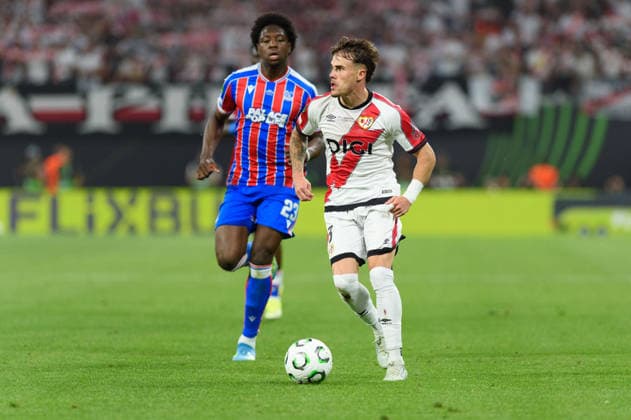 LEIPZIG, GERMANY - MAY 27: Pep Chavarria (3 Rayo Vallecano) during the UEFA Conference League Final 2025 26 match between Crystal Palace and Rayo Vallecano at Leipzig Stadium in Leipzig, Germany (Photo by Sven Beyrich Sports Press Photo)  Copyright: xSvenxBeyrich SportsxPressxPhotox Sportspressphoto_SPR155636