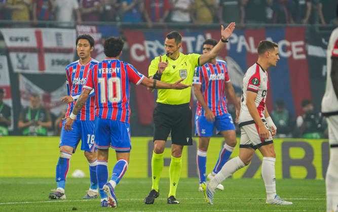 Germany Football UEFA Conference League Final 2025 2026 Crystal Palace vs Rayo Vallecano Red Bull Arena Leipzig Referee Maurizio Mariani YÃ remy Pino Yeremy Pino Crystal Palace, 10 Leipzig Copyright: xAymanxAlahmedx