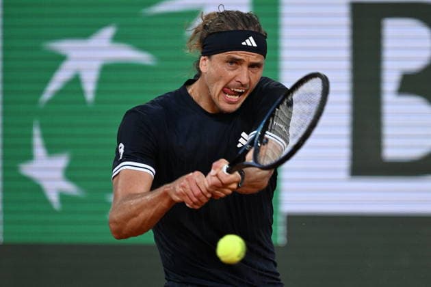 2026 French Open (Roland-Garros) - Day 4 PARIS, FRANCE - MAY 27: Alexander Zverev of Germany in action against Tomas Machac (not seen) of Czech Republic during the Men s Singles second round on Day Four of the 2026 French Open at Roland Garros on May 27, 2026 in Paris, France. Burak Akbulut Anadolu Paris France. Editorial use only. Please get in touch for any other usage.  Copyright: x2026xAnadoluxBurakxAkbulutx