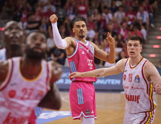 Jonathan Bähre Baehre Telekom Baskets Bonn vs Fitness First Würzburg Wuerzburg Baskets Playoffs Quarterfinals Game 5 Season 2025 26