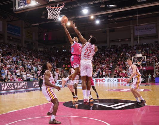 Jalen Finch Telekom Baskets Bonn vs. Fitness First Würzburg (Wuerzburg) Baskets Playoffs Viertelfinale Spiel 5 - Saison 2025 26 *** Jalen Finch Telekom Baskets Bonn vs Fitness First Würzburg Wuerzburg Baskets Playoffs Quarterfinals Game 5 Season 2025 26
