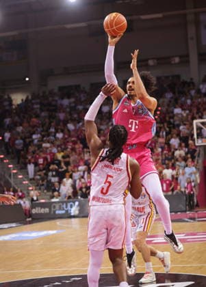 Jonathan Bähre Baehre Telekom Baskets Bonn vs Fitness First Würzburg Wuerzburg Baskets Playoffs Quarterfinals Game 5 Season 2025 26