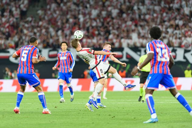 LEIPZIG, GERMANY - MAY 27: Alemao (9 Rayo Vallecano) goes for a header during the UEFA Conference League Final 2025 26 match between Crystal Palace and Rayo Vallecano at Leipzig Stadium in Leipzig, Germany (Photo by Sven Beyrich Sports Press Photo)  Copyright: xSvenxBeyrich SportsxPressxPhotox Sportspressphoto_SPR155638
