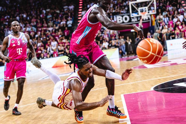 easyCredit Basketball Bundesliga, 5 Playoff Quarterfinals Telekom Baskets Bonn vs Fitness First Baskets Würzburg, 27 05 2026 Marcus Carr Würzburg 5 lifts off easyCredit Basketball Bundesliga, 5 Playoff Quarterfinals Telekom Baskets Bonn vs Fitness First Baskets Würzburg, 27 05 2026, Telekom Dome Bonn Copyright: xBEAUTIFULxSPORTS Derixx