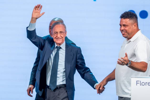 Florentino Perez with Ronaldo Nazario during his presentation of his candidacy for the presidency of Real Madrid CF. May 27, 2026. (20260527696)