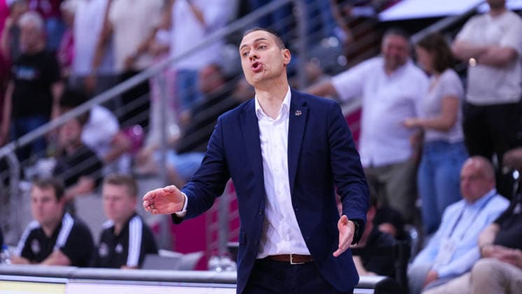 27 05 2026, xydrx, basketball, easyCredit Basketball Bundesliga, playoffs, quarterfinals game 5, Telekom Baskets Bonn Fitness First Wuerzburg Baskets, Telekom Dome Bonn Sasa Filipovski Fitness First Wuerzburg Baskets head coach gesticulating Copyright: HMBxMedia YannisxDreimann