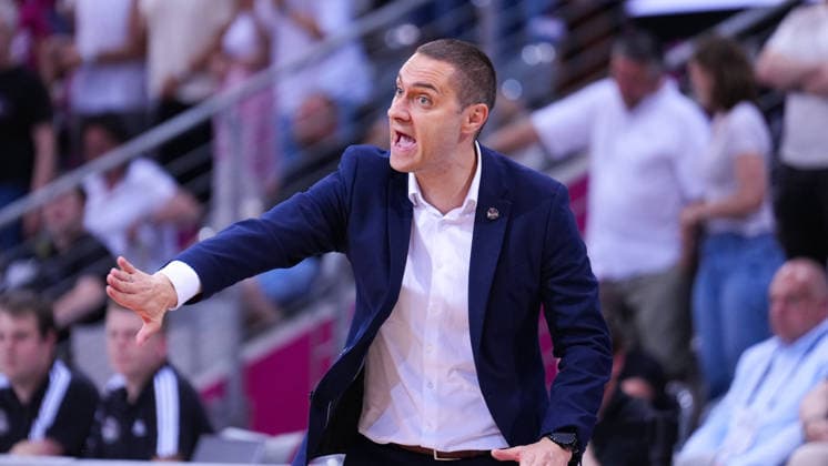 27 05 2026, xydrx, basketball, easyCredit Basketball Bundesliga, playoffs, quarterfinals game 5, Telekom Baskets Bonn Fitness First Wuerzburg Baskets, Telekom Dome Bonn Sasa Filipovski Fitness First Wuerzburg Baskets head coach gesticulating Copyright: HMBxMedia YannisxDreimann