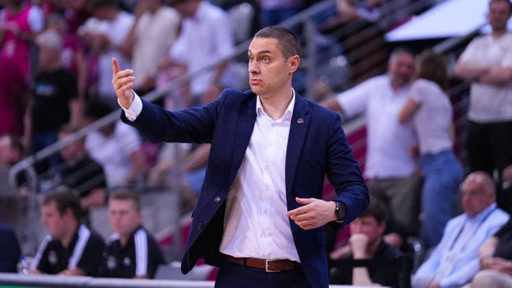 27 05 2026, xydrx, basketball, easyCredit Basketball Bundesliga, playoffs, quarterfinals game 5, Telekom Baskets Bonn Fitness First Wuerzburg Baskets, Telekom Dome Bonn Sasa Filipovski Fitness First Wuerzburg Baskets head coach gesticulating Copyright: HMBxMedia YannisxDreimann