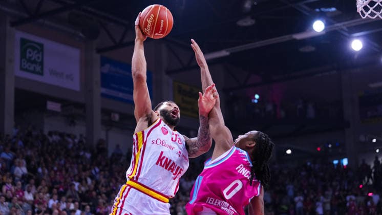 27 05 2026, xydrx, Basketball, easyCredit Basketball Bundesliga, Playoffs, Quarterfinals Game 5, Telekom Baskets Bonn Fitness First Wuerzburg Baskets, Telekom Dome Bonn David Muenkat Fitness First Wuerzburg Baskets, 55 in duel against Jalen Finch Telekom Baskets Bonn, 0 Copyright: HMBxMedia YannisxDreimann