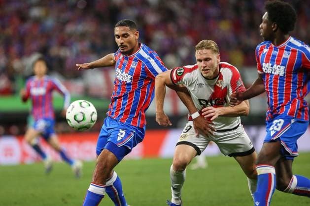 Leipzig, Saxony, Germany, 27 05 2026 Red Bull Arena Final UEFA Conference League Crystal Palace Rayo Vallecano L R Maxence Lacroix 5, Crystal Palace , Alemao 9, Rayo Vallecano , Jaydee Canvot 23, Crystal Palace Copyright: xdtsxNachrichtenagenturx dts_120921