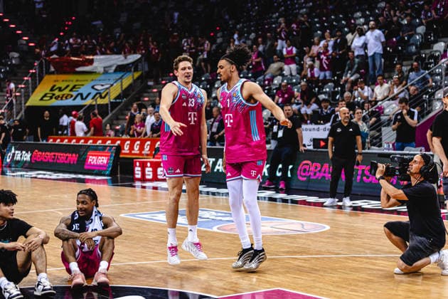 easyCredit Basketball Bundesliga, 5 Playoff Quarterfinals Telekom Baskets Bonn vs Fitness First Baskets Würzburg, 27 05 2026 Patrick Heckmann Telekom Baskets Bonn 33 and Jonathan Bähre Telekom Baskets Bonn 1 celebrate easyCredit Basketball Bundesliga, 5 Playoff Quarterfinals Telekom Baskets Bonn vs Fitness First Baskets Würzburg, 27 05 2026, Telekom Dome Bonn Copyright: xBEAUTIFULxSPORTS Derixx