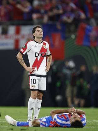 LEIPZIG - Sergio Camello of Rayo Vallecano de Madrid is disappointed during the UEFA Conference League final between Crystal Palace FC and Rayo Vallecano de Madrid at the Leipzig Arena on May 27, 2026, in Leipzig, Germany. MAURICE VAN STEEN ANP UEFA Conference League - FINAL 2025-2026 xVIxANPxSportx xMauricexvanxSteenxIVx 559469439 originalFilename: 559469439.jpg