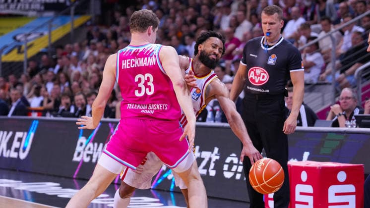 27 05 2026, xydrx, Basketball, easyCredit Basketball Bundesliga, Playoffs, Quarterfinals Game 5, Telekom Baskets Bonn Fitness First Wuerzburg Baskets, Telekom Dome Bonn Patrick Heckmann Telekom Baskets Bonn, 33 in duel against Davion Mintz Fitness First Wuerzburg Baskets, 10 Copyright: HMBxMedia YannisxDreimann