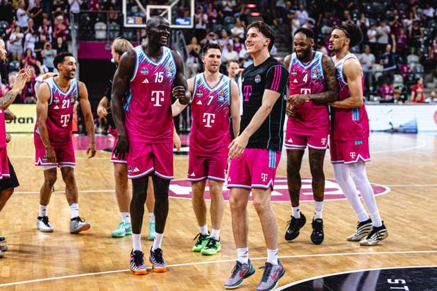 easyCredit Basketball Bundesliga, 5 Playoff Quarterfinals Telekom Baskets Bonn vs Fitness First Baskets Würzburg, 27 05 2026 Exuberant joy of the Baskets easyCredit Basketball Bundesliga, 5 Playoff Quarterfinals Telekom Baskets Bonn vs Fitness First Baskets Würzburg, 27 05 2026, Telekom Dome Bonn Copyright: xBEAUTIFULxSPORTS Derixx