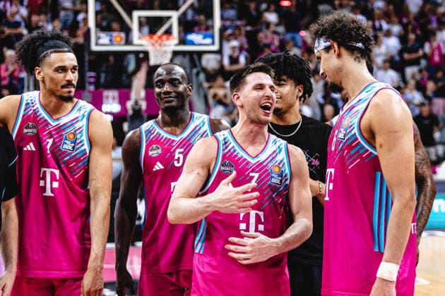 easyCredit Basketball Bundesliga, 5 Playoff Quarterfinals Telekom Baskets Bonn vs Fitness First Baskets Würzburg, 27 05 2026 Happy Bonners easyCredit Basketball Bundesliga, 5 Playoff Quarterfinals Telekom Baskets Bonn vs Fitness First Baskets Würzburg, 27 05 2026, Telekom Dome Bonn Copyright: xBEAUTIFULxSPORTS Derixx