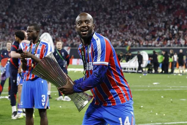 LEIPZIG - Jean-Philippe Mateta of Crystal Palace FC with the UEFA Europa Conference League trophy during the UEFA Conference League Final between Crystal Palace FC and Rayo Vallecano de Madrid at the Leipzig Arena on May 27, 2026 in Leipzig, Germany. MAURICE VAN STEEN ANP UEFA Conference League - FINAL 2025-2026 xVIxANPxSportx xMauricexvanxSteenxIVx 559470929 originalFilename: 559470929.jpg