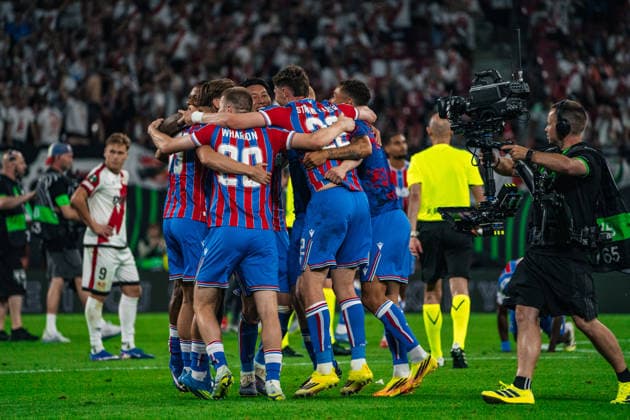 Germany Football UEFA Conference League 2025 2026, Final in Leipzig Crystal Palace vs Rayo Vallecano Leipzig Stadium Red Bull Arena Leipzig Cheers, joy, emotions, after the game Copyright: xTomxLauruschkatx