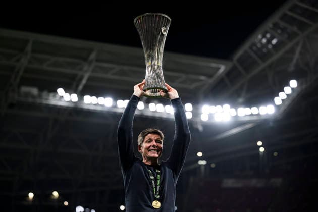 Crystal Palace FC v Rayo Vallecano de Madrid - UEFA Conference League Oliver Glasner, head coach of Crystal Palace FC, lifts the trophy during the UEFA Conference League 2025 26 final football match between Crystal Palace FC and Rayo Vallecano de Madrid. Leipzig Germany Copyright: xNicolòxCampox