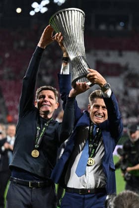FOOTBALL - UEFA Conference League - Final - Crystal Palace FC vs Rayo Vallecano Photo by IPA ABACAPRESS.COM85119407 - Head Coach Oliver Glasner (Crystal Palace F.C.) lifts up the UEFA Europe Conference 2026 cup won against Rayo Vallecano de Madrid on 27th May 2026 at the Red Bull Arena, Leipzig, Germany during the UEFA Europe Conference 2026 final between Rayo Vallecano de Madrid vs. Crystal Palace F.C. on 27th May 2026 at the Red Bull Arena, Leipzig, Germany Leipzig Germany  Copyright: xIPAxSport ABACAx
