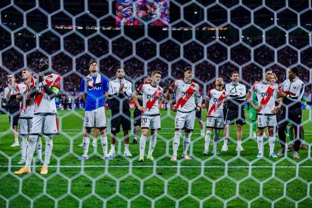 Crystal Palace vs Rayo Vallecano - UEFA Conference League - 27 05 2026 Rayo Vallecano players with your supporters during the UEFA Conference League Final match between Crystal Palace and Rayo Vallecano at Red Bull Arena Stadium on May 27, 2026 in Leipzig, Germany. Leipzig Germany Copyright: xPabloxGarciaxSacristan PGSxPhotoxAgencyx