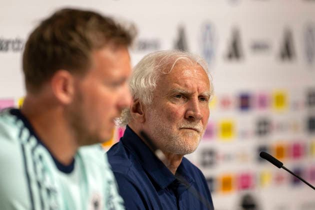 27 05 2026, Football DFB national team Germany, training camp before the World Cup, kick-off press conference in the media center HALFTIME at ADIDAS, in Herzogenaurach national coach Julian Nagelsmann Germany and sports director Rudi Völler re, Germany pensive