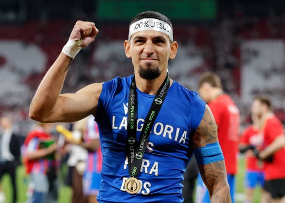 Leipzig, Germany, 27th May 2026. Daniel Munoz of Crystal Palace celebrates following the Crystal Palace vs Rayo Vallecano UEFA Conference League Final match at Leipzig Stadium, Leipzig. Picture credit should read: Cody Froggatt Sportimage EDITORIAL USE ONLY. No use with unauthorised audio, video, data, fixture lists, club league logos or live services. Online in-match use limited to 120 images, no video emulation. No use in betting, games or single club league player publications. SPI_126_CF_CRYSTAL_PALACE_V_RAYO_VALLECANO SPI-4827-0126