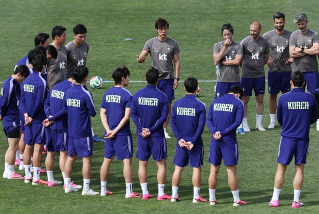 Football, South Korea national team, training