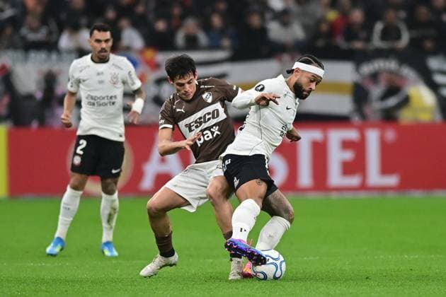 NEO QUIMICA ARENA Sao Paulo (SP), 05 27 2026 - SPORTS LIBERTADORES: CORINTHIANS X PLATENSE (ARG) - Corinthians player Memphis Depay during the match between CORINTHIANS X PLATENSE (ARG), valid for the sixth round of the group stage of the Libertadores, held at Neo Quimica Arena, on the night of Wednesday, May 27. (Photo: Eduardo Carmim Photo Premium SPP) 30930 (Eduardo Carmim SPP)  Copyright: xEduardoxCarmimx xSPPx spp-en-EdCa-libertadores_corinthians_river_plate_se_485643