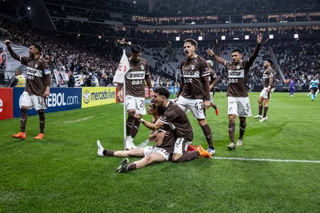 CONMEBOL Libertadores 2026: Corinthians vs. Platense SAO PAULO, BRAZIL - MAY 27: Zapiola scores a goal for Platense in the match between Corinthians and Platense, valid for the sixth round of the CONMEBOL Libertadores 2026, this Wednesday (26), at Neo Quimica Arena, SP, Brazil on May 27, 2026. Copyright: xJhonyxInacioxJhonyxInaciox