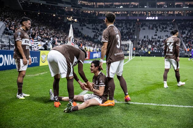 CONMEBOL Libertadores 2026: Corinthians vs. Platense SAO PAULO, BRAZIL - MAY 27: Zapiola scores a goal for Platense in the match between Corinthians and Platense, valid for the sixth round of the CONMEBOL Libertadores 2026, this Wednesday (26), at Neo Quimica Arena, SP, Brazil on May 27, 2026. Copyright: xJhonyxInacioxJhonyxInaciox