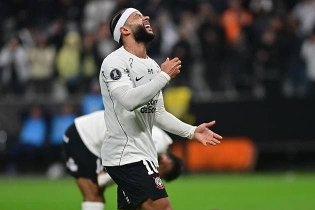 NEO QUIMICA ARENA Sao Paulo (SP), 05 27 2026 - SPORTS LIBERTADORES: CORINTHIANS X PLATENSE (ARG) - Corinthians player Memphis Depay during the match between CORINTHIANS X PLATENSE (ARG), valid for the sixth round of the group stage of the Libertadores, held at Neo Quimica Arena, on the night of Wednesday, May 27. (Photo: Eduardo Carmim Photo Premium SPP) 30930 (Eduardo Carmim SPP)  Copyright: xEduardoxCarmimx xSPPx spp-en-EdCa-libertadores_corinthians_river_plate_se_485693
