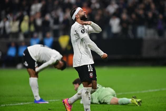 NEO QUIMICA ARENA Sao Paulo (SP), 05 27 2026 - SPORTS LIBERTADORES: CORINTHIANS X PLATENSE (ARG) - Corinthians player Memphis Depay during the match between CORINTHIANS X PLATENSE (ARG), valid for the sixth round of the group stage of the Libertadores, held at Neo Quimica Arena, on the night of Wednesday, May 27. (Photo: Eduardo Carmim Photo Premium SPP) 30930 (Eduardo Carmim SPP)  Copyright: xEduardoxCarmimx xSPPx spp-en-EdCa-libertadores_corinthians_river_plate_se_485692