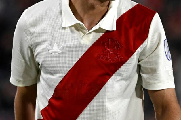 BUENOS AIRES, ARGENTINA - MAY 27: The new t-shirts of River Plate during the match between River Plate (Argentina) and Blooming (Bolivia) for the 6th round of Group H of the 2026 Copa Sudamericana at Estadio Mas Monumental Antonio Vespucio Liberti on May 27, 2026 in Buenos Aires, Argentina. (Photo by Diego Alberto Haliasz Imago) Distrito Federal Argentina Copyright: xDiegoxAlbertoxHaliaszx