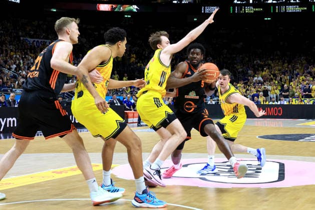 DEU, easyCredit BBL, ALBA vs Rasta Vechta, 27 05 2026, Uber Arena, Berlin, DEU, easyCredit BBL, ALBA vs Rasta Vechta, pictured Michael Rataj ALBA Berlin 21 , Moses Wood ALBA Berlin 11 , JONAS MATTISSECK ALBA Berlin 9 , Malik Parsons RASTA Vechta 3 , Lars Thiemann RASTA Vechta 21 nordphotoxGmbHx xEngler nph00076